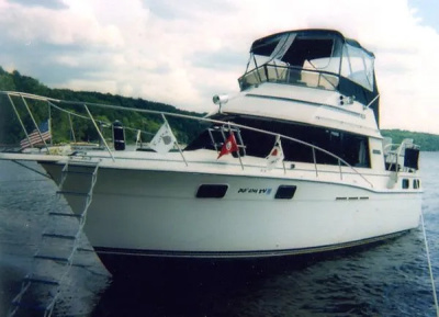 1985 Carver 3207 Aft Cabin Motor Yacht