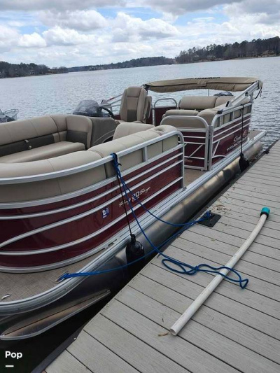 2023 Tracker Sun Tracker Party Barge 20DLX