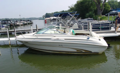 2000 Sea Ray 215 Express Cruiser