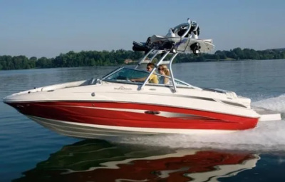 2010 Sea Ray 220 Sundeck