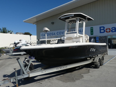 2017 Robalo 226 CAYMAN