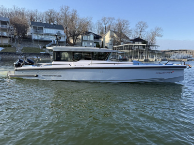 2025 Axopar 37 XC Cross Cabin