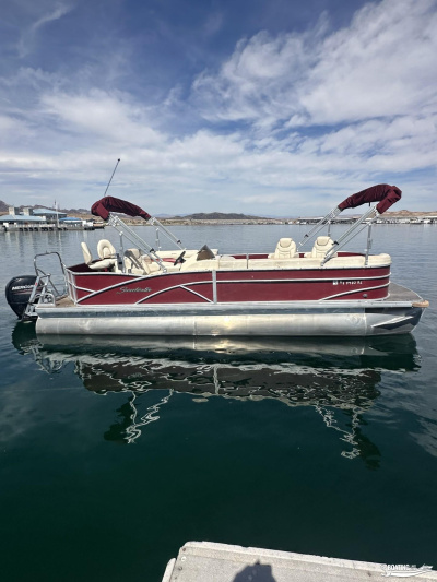 2013 Godfrey Sweetwater 2486