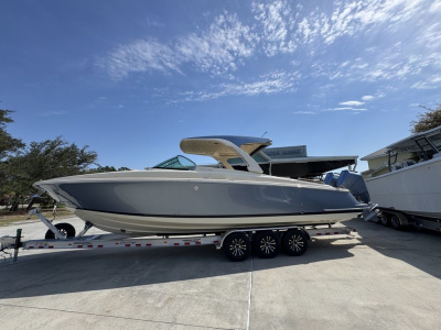 2026 Chris Craft Launch 35 GT Outboard