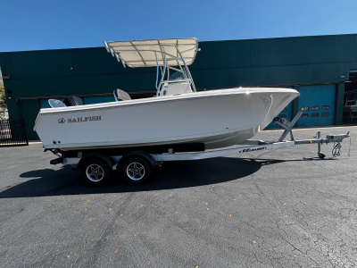 2023 Sailfish 220 CC