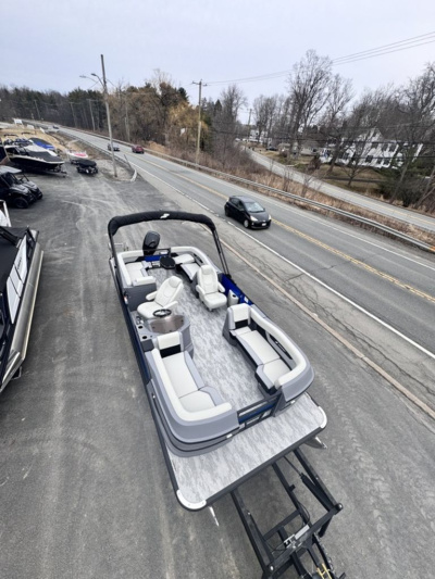 2026 Starcraft VX 22 R DH Tritoon 150 hp w/trailer