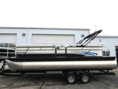 2023 Godfrey Sweetwater 2486 SB w/ iMPACT Plus Tritoon Package