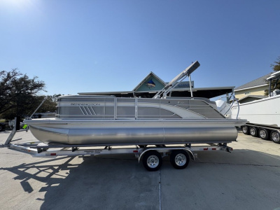 2026 Bennington L Quad Bench 22 LFB