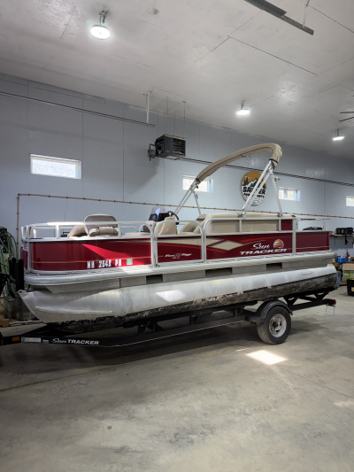 2019 Sun Tracker Bass Buggy 18 DLX