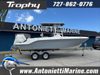 2026 Trophy T22CC Center Console