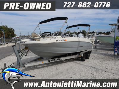 2023 Stingray 212SC Side Console