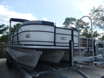 2022 Veranda VR22RC Tri-Toon