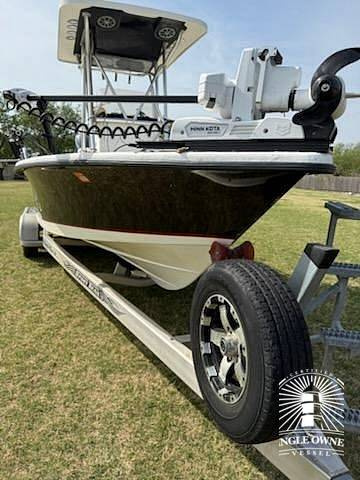 2015 Blazer 2400 Bay