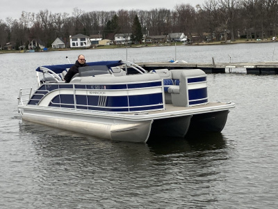 2022 Bennington 24 LXSB
