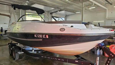 2018 Bayliner 215 Deck