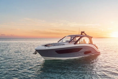 2026 Sea Ray Sundancer 370 Outboard
