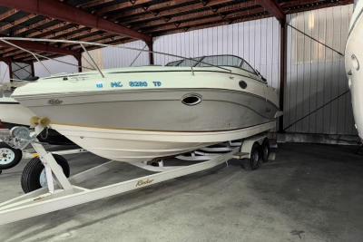 2004 Rinker 250 FIESTA VEE