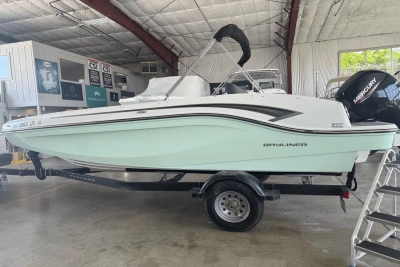 2022 Bayliner DX2000