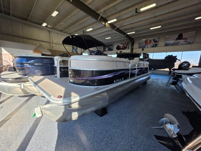 2012 Sylvan 8524 MIRAGE LZ