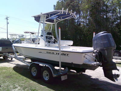 2005 Sea Hunt Navigator 22