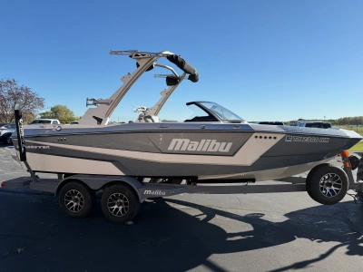 2022 Malibu 21 LX