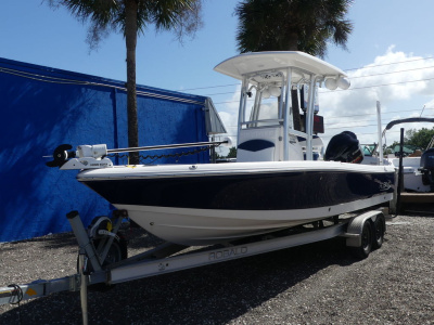 2019 Robalo 226 Cayman