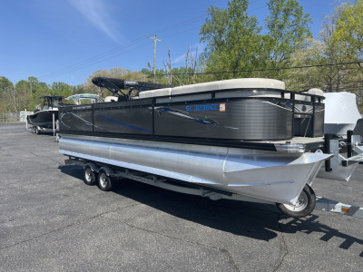 2023 Angler Qwest 8524 Pro Family Fish Triple Tube