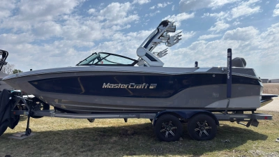 2022 Mastercraft XT 24