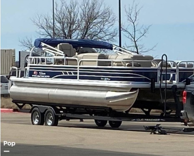 2021 Sun Tracker Fishin' Barge 22 DLX