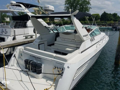 1999 Carver Trojan 400 Express