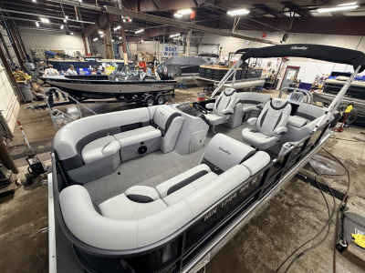 2024 Bentley Legacy 223 Navigator 150HP Quad Lounge Tritoon