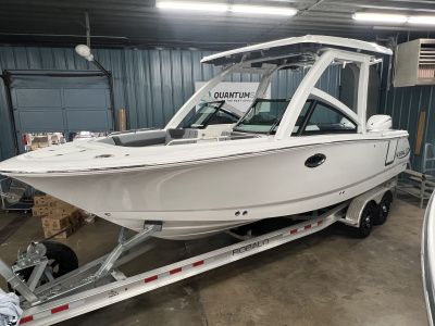2026 Robalo R257