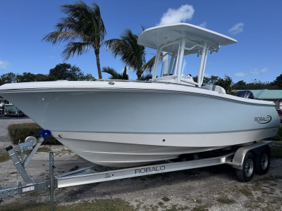2026 Robalo R230