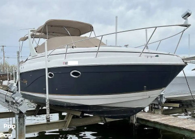 2005 Rinker Fiesta Vee Express Cruiser 270
