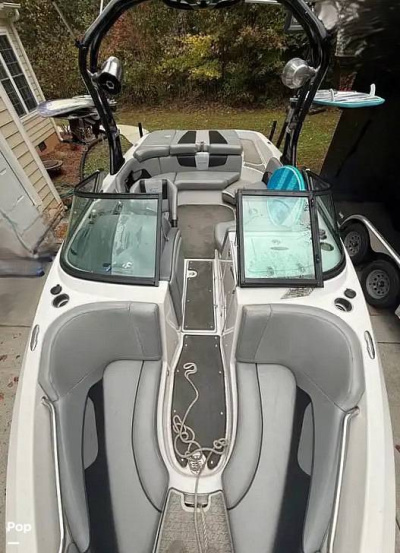 2009 Correct Craft 210 Super Air Nautique