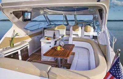 2009 Four Winns V435