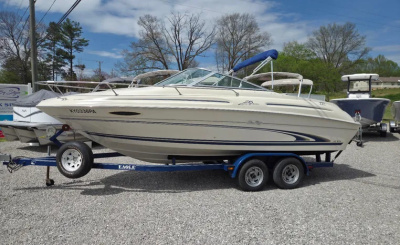 2000 Sea Ray 215 Express Cruiser