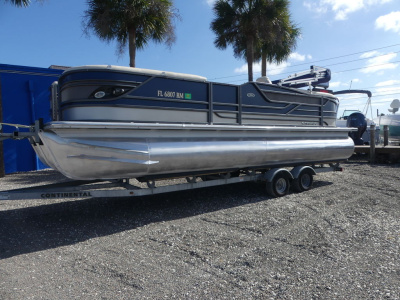 2015 Crest Classic 23 Foot 230