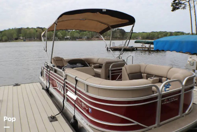 2023 Sun Tracker Party Barge 20 DLX