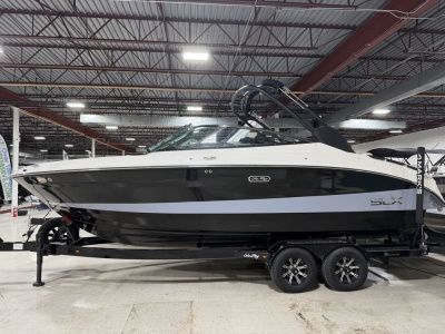 2024 Sea Ray SLX