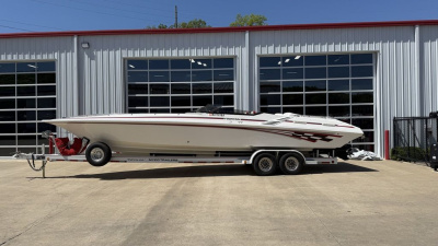 2000 Fountain 35 Lightning