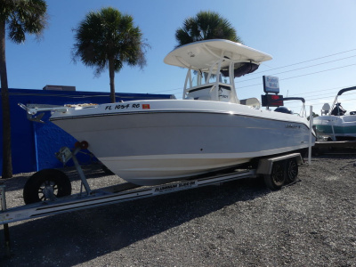 2017 Century 2301 Center Console
