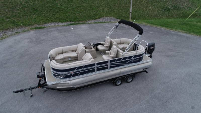 2017 Silver Wave 230 Island CLW