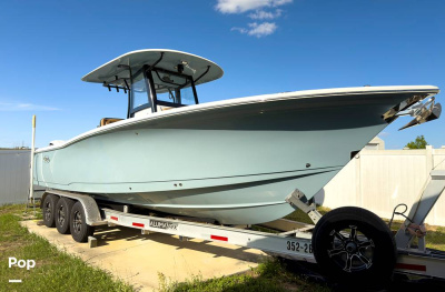 2022 Sea Hunt Gamefish 30 Forward Seating