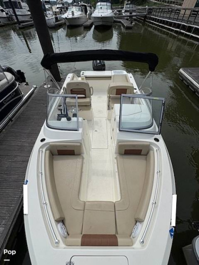 2024 Cobia 220 DC