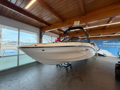 2026 Sea Ray SPX 210