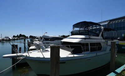 1988 Tollycraft 34 Sundeck Motor Yacht
