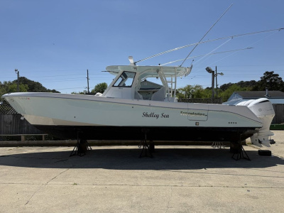 2017 Everglades 355 Center Console