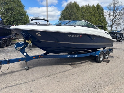2013 Sea Ray 230 SLX