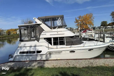 1998 Carver 325 Aft Cabin